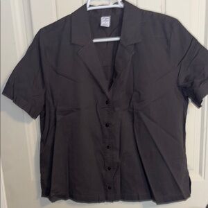 Melrose and Market Gray Short Sleeve Button Down Shirt